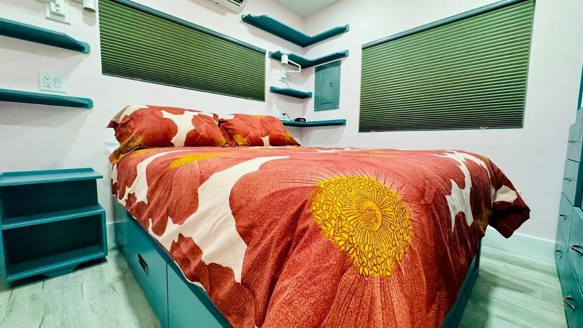 Sunrise Tiny Home - New&Cozy 사라소타 펜션