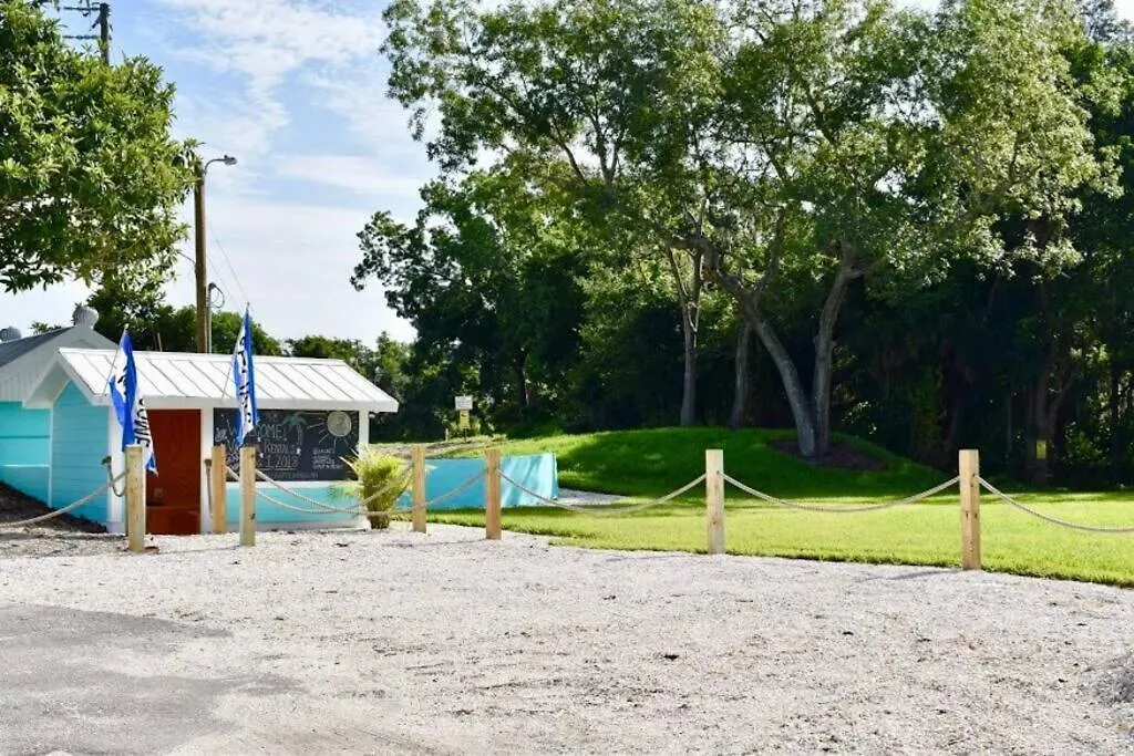 Sunrise Tiny Home - New&Cozy Sarasota